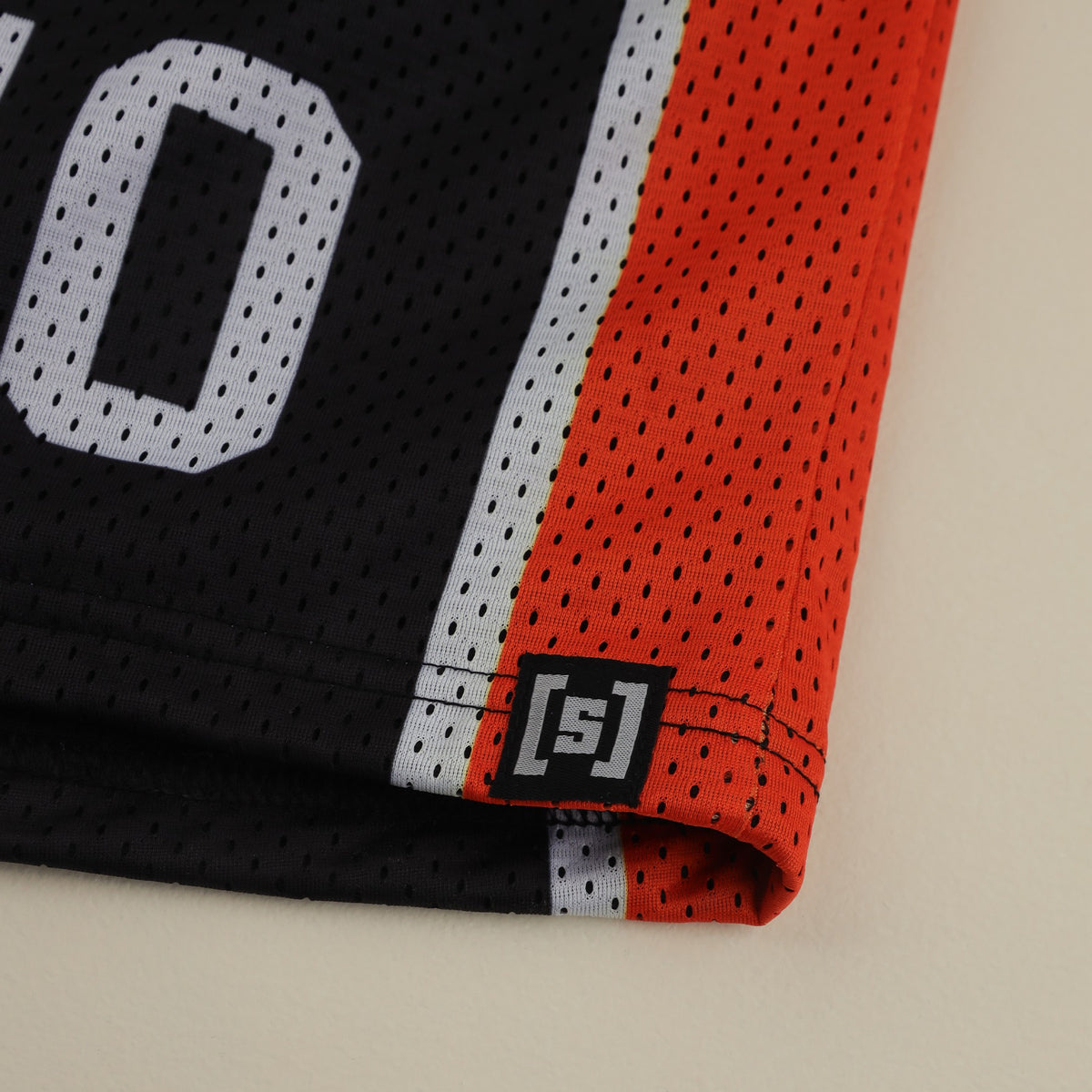 Crows Ultimate Mesh Shorts – number 10 and side panel close-up