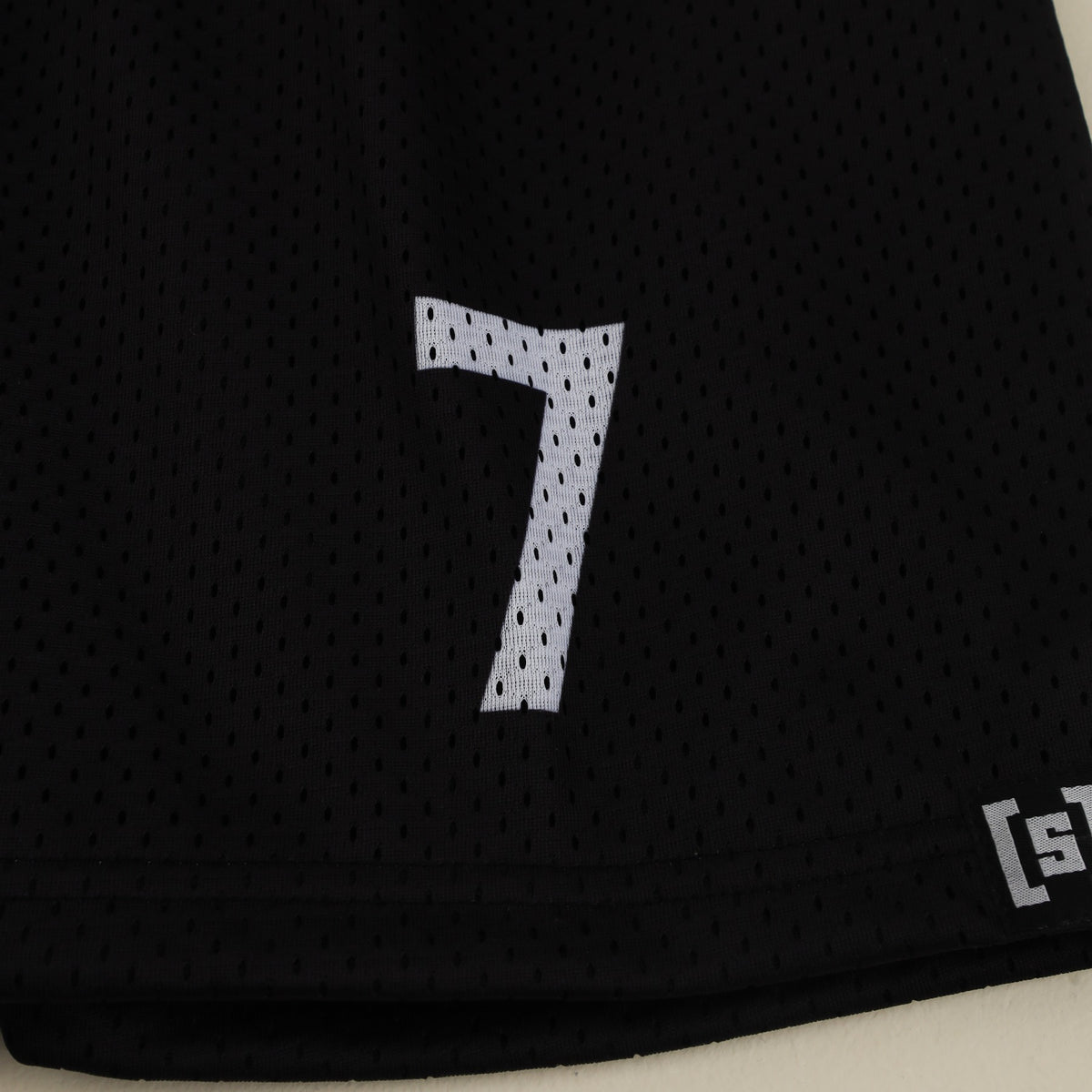Foxes Ultimate Mesh Shorts – number 7 close-up