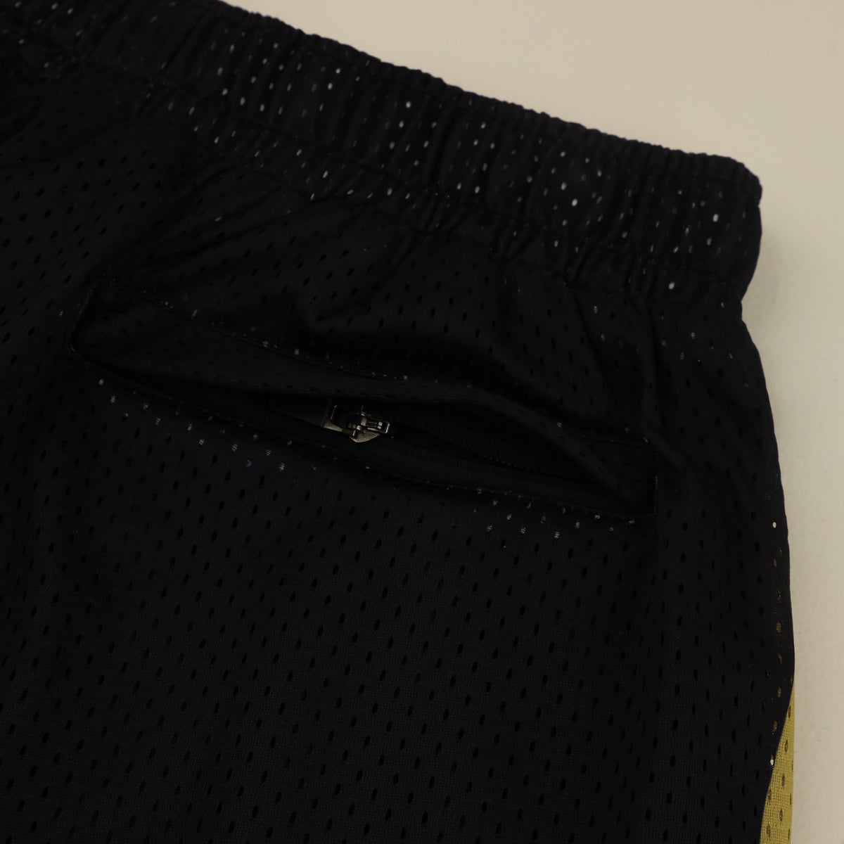 Owls Ultimate Mesh Shorts – open zip pocket